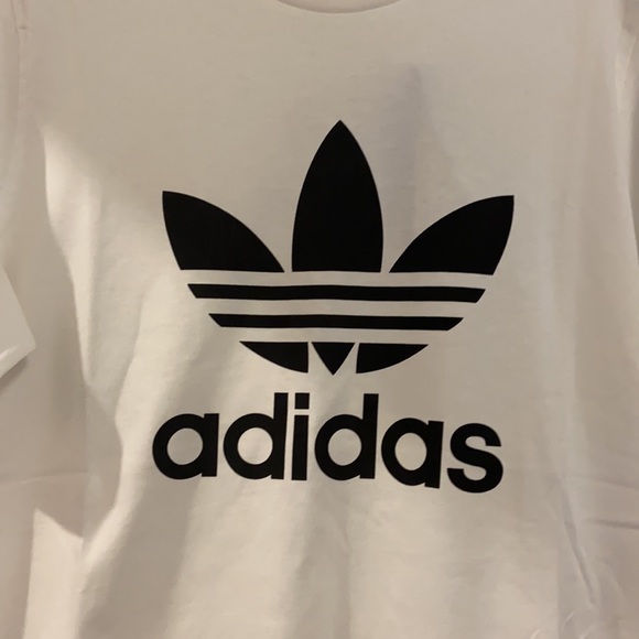 💥FRESH WHITE T-SHIRT 💥 ADIDAS NWT - Picture 3 of 4